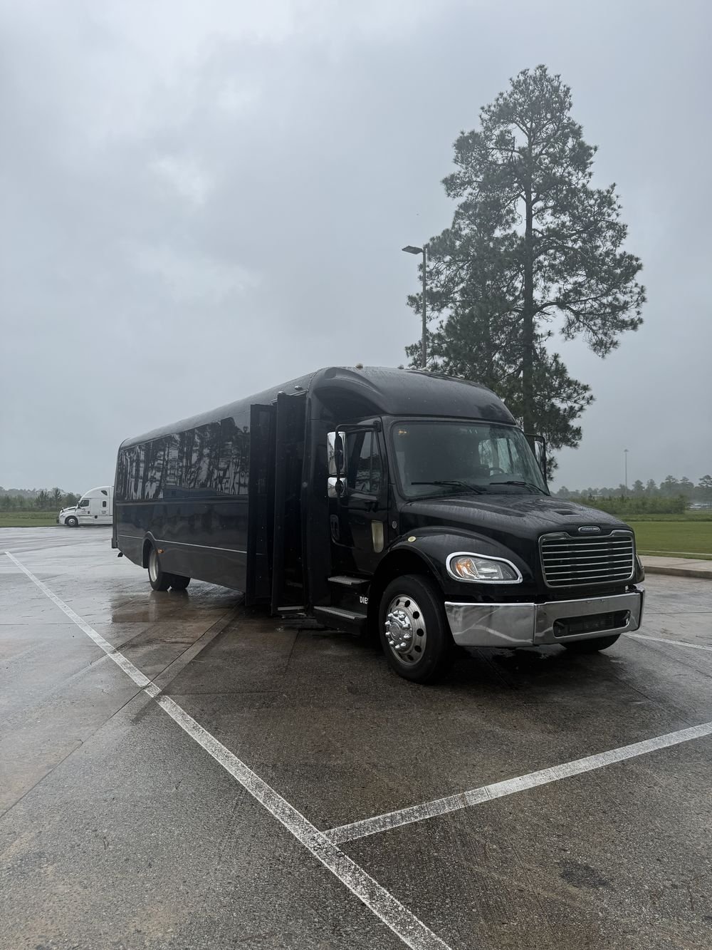 Executive shuttle party bus Tampa group transportation